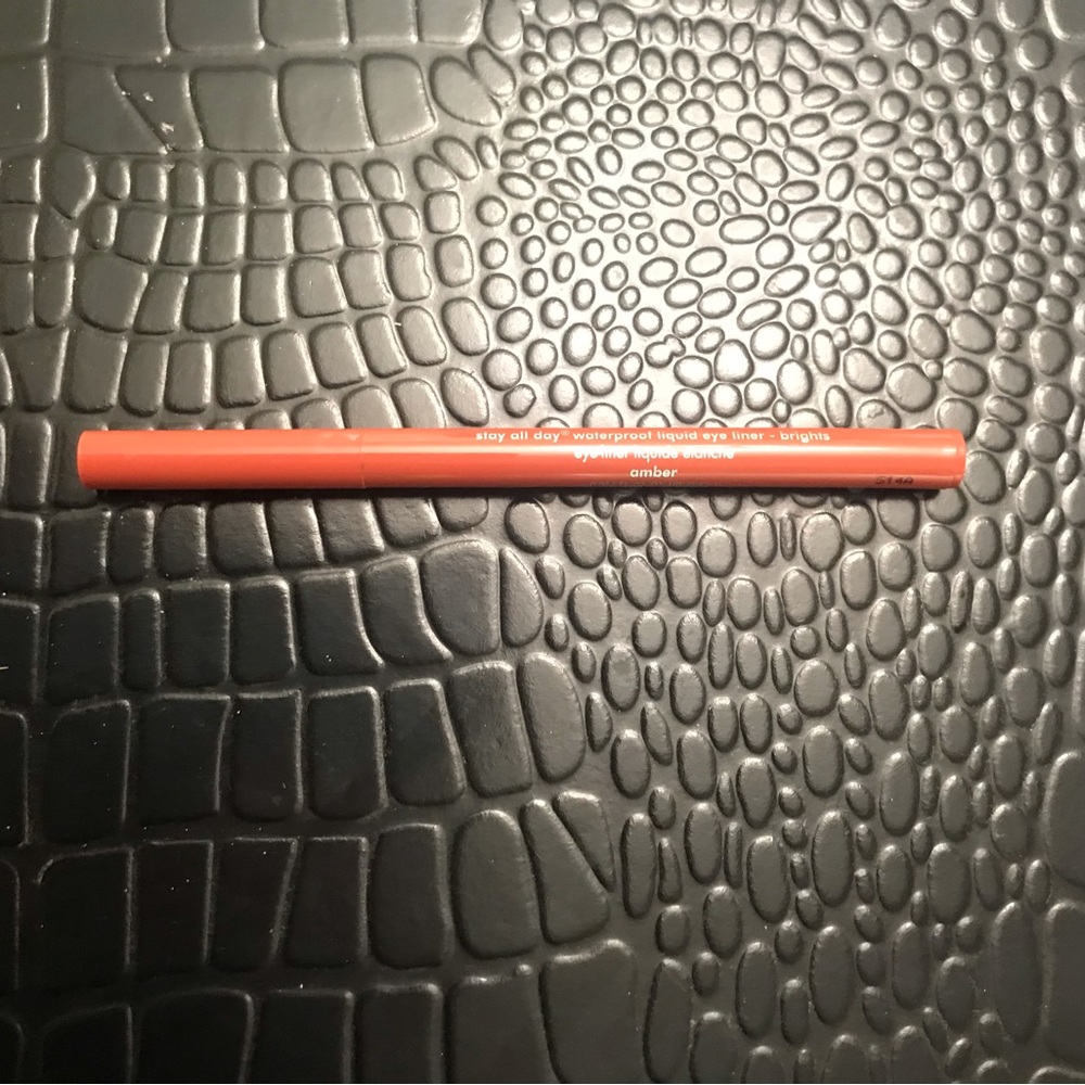 Stila Stay All Day waterproof liquid eyeliner - brights, in Amber - Picture 2 of 2